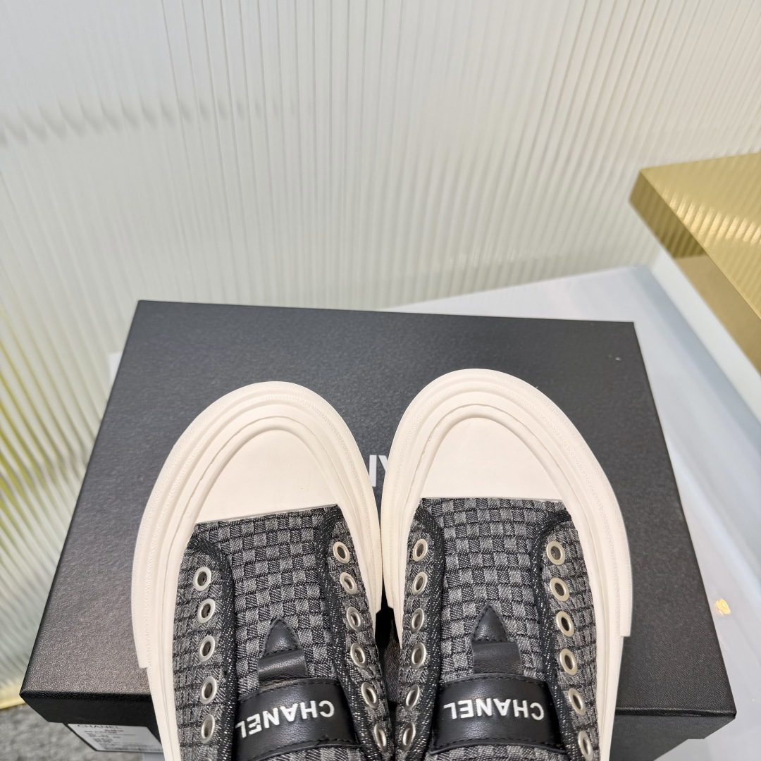 Sneakers - view 4