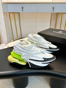 Sneakers - view 2