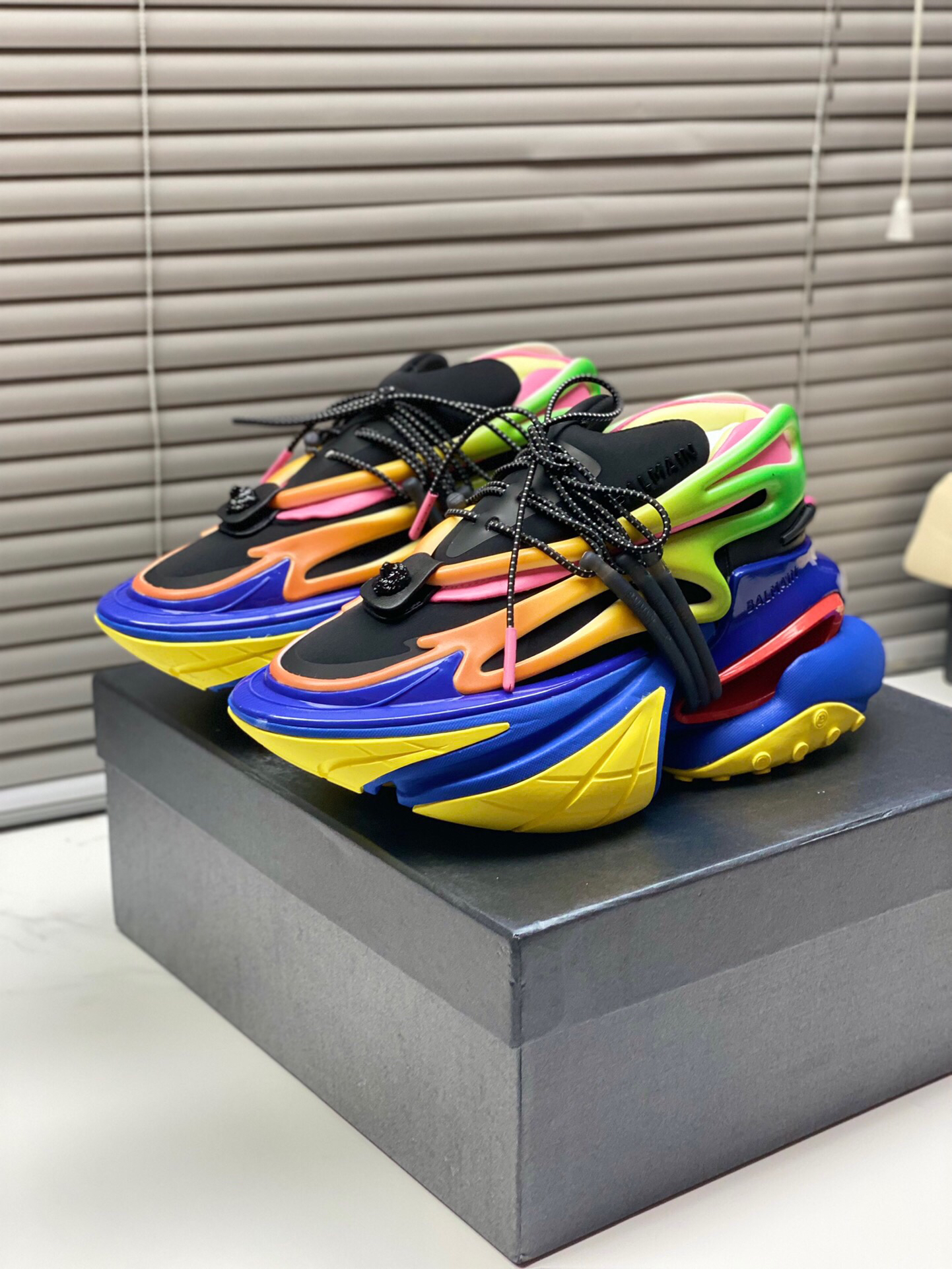 Sneakers - view 3