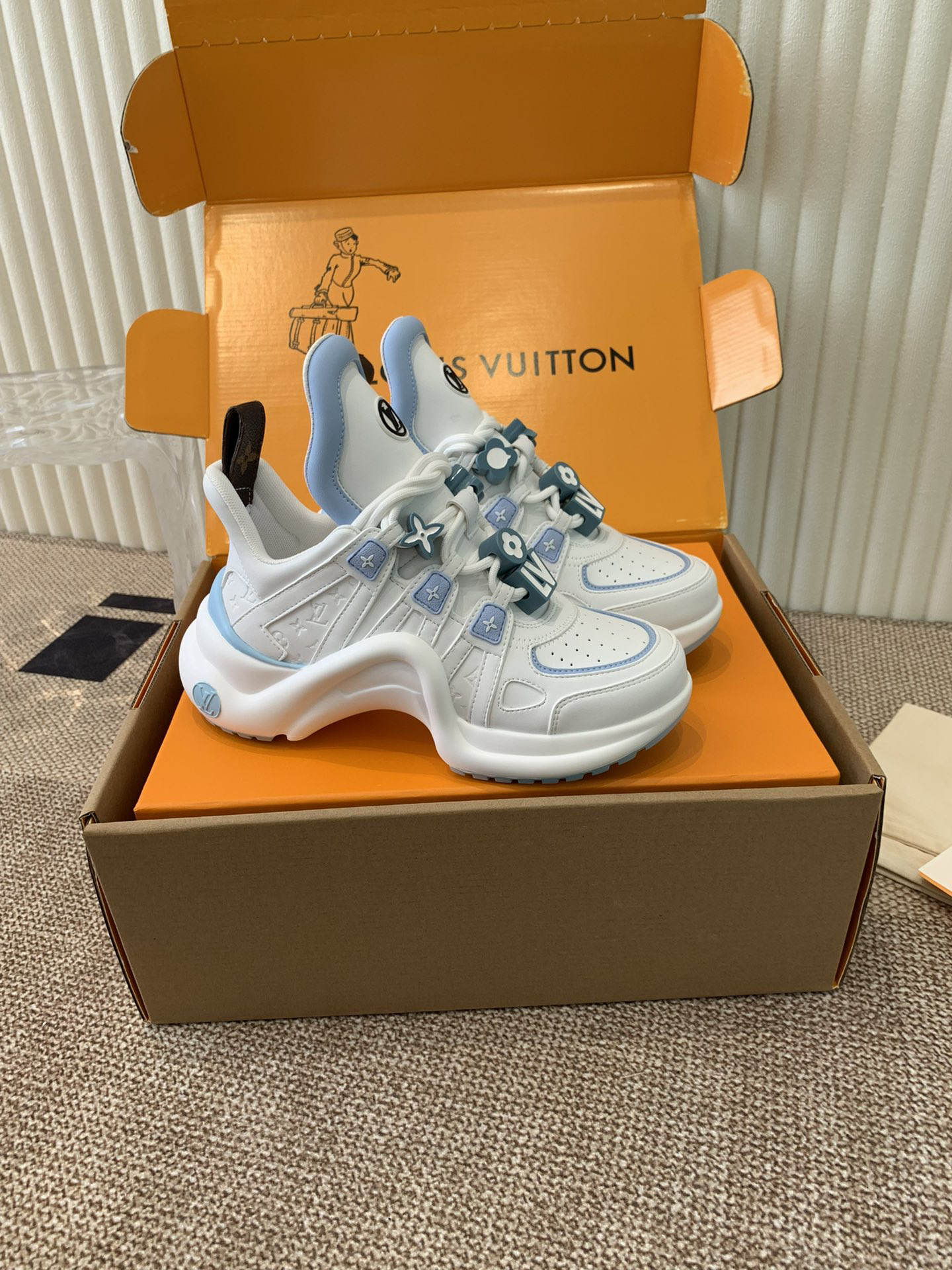 Sneakers - view 2