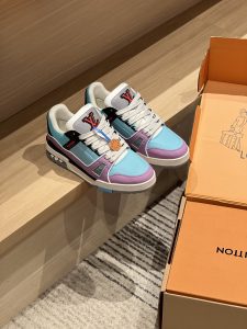 Louis Vuitton Sneakers - view 2