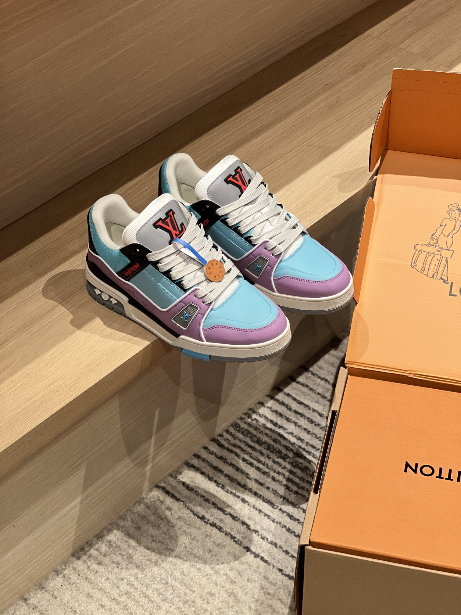 Louis Vuitton Sneakers - view 2