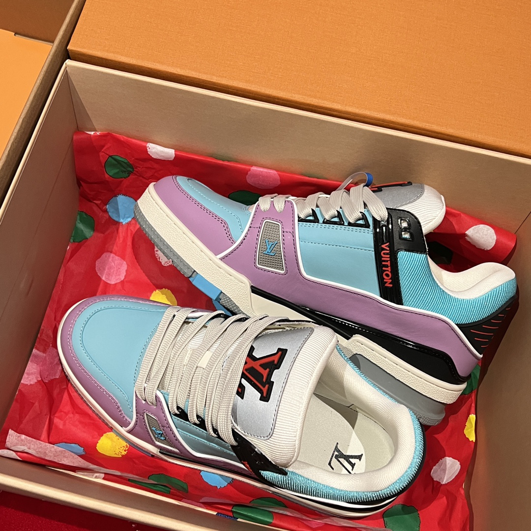 Louis Vuitton Sneakers - view 3
