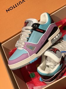 Louis Vuitton Sneakers - view 4