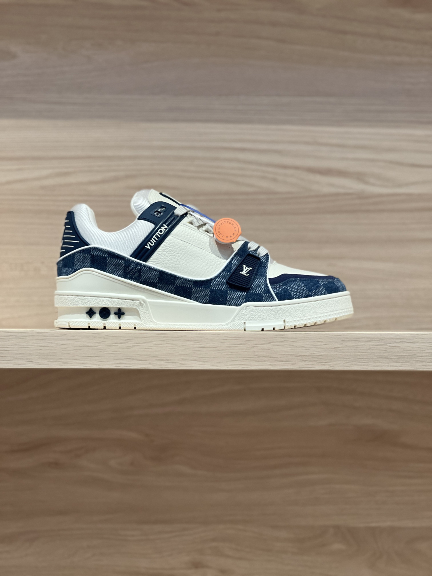 Sneakers - view 1