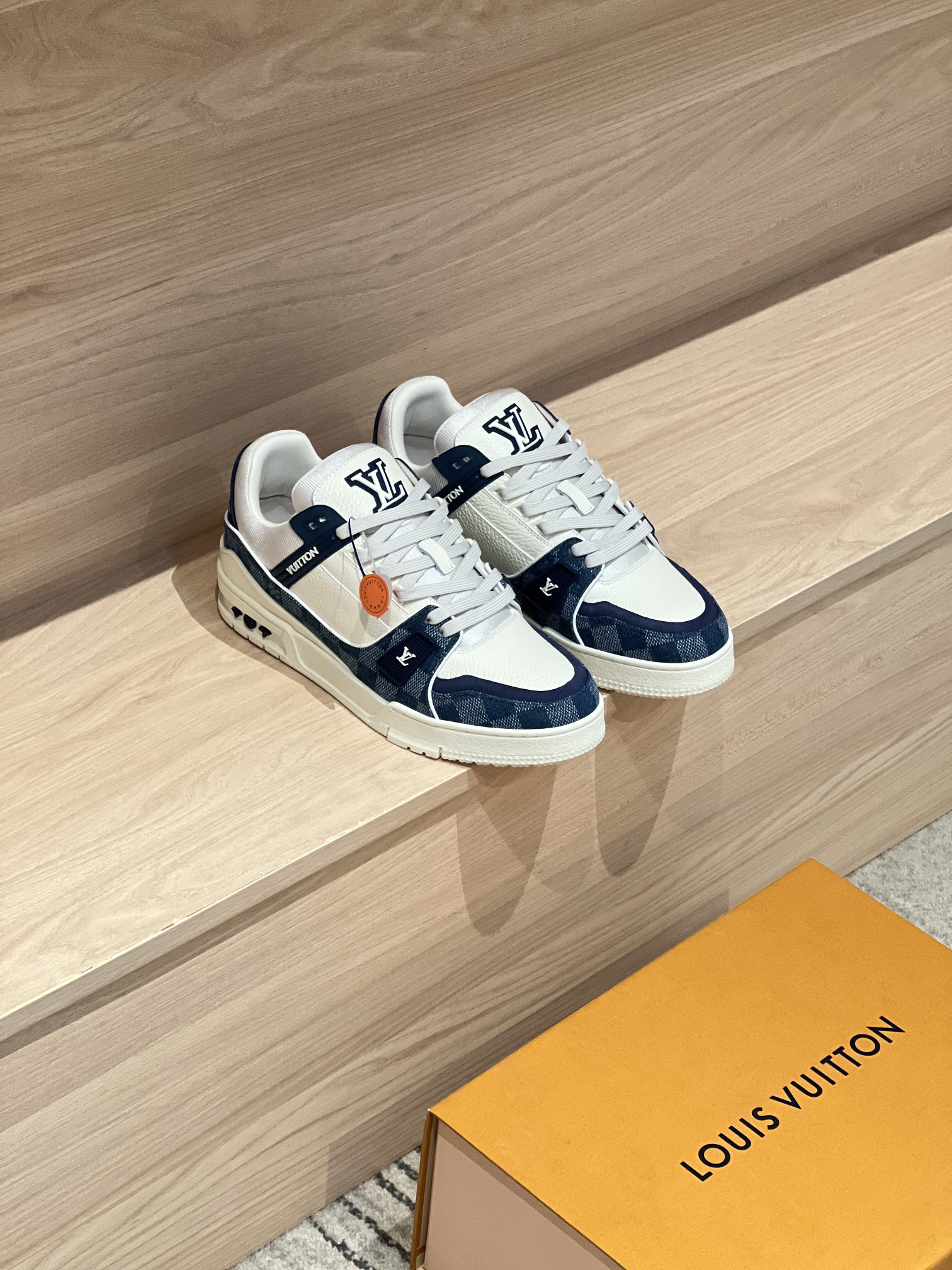 Sneakers - view 2