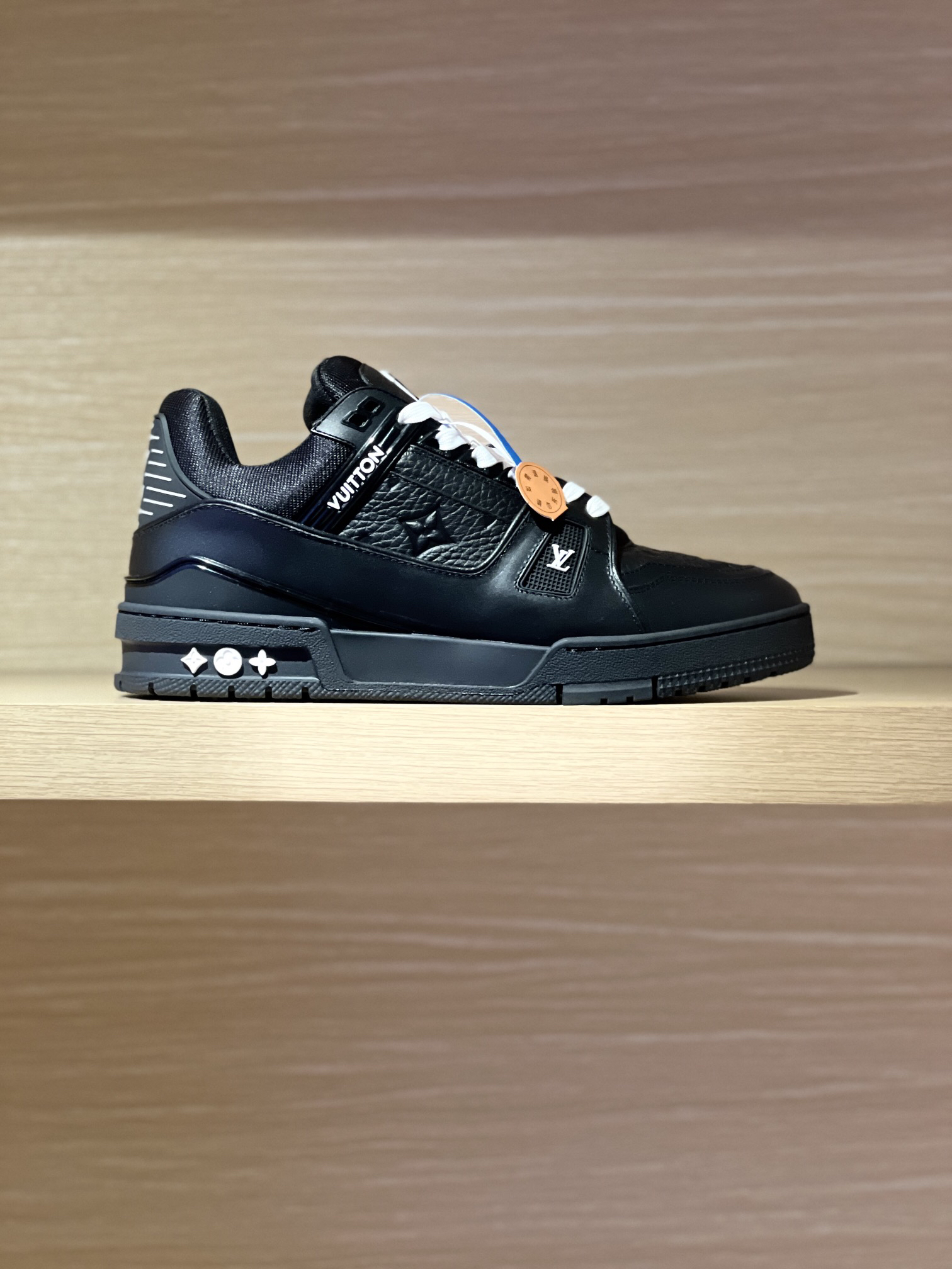Sneakers - view 1