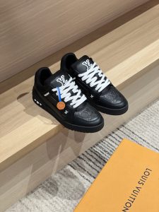 Sneakers - view 2