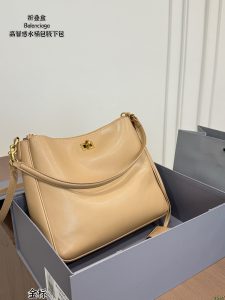 Balenciaga Bucket Bag - view 3