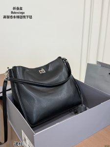 Balenciaga Bucket Bag - view 5