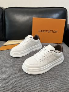 Louis Vuitton Sneakers - view 2