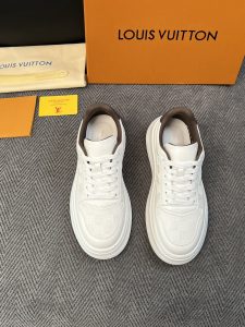 Louis Vuitton Sneakers - view 3