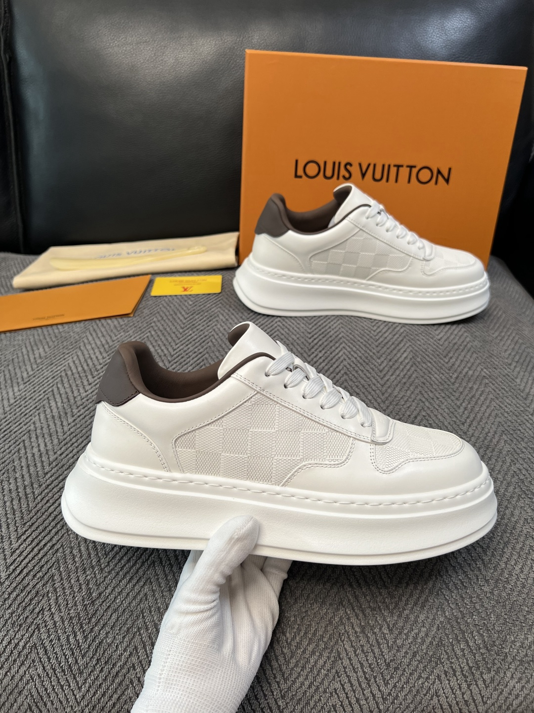 Louis Vuitton Sneakers - view 4