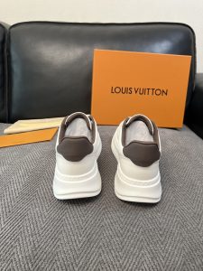 Louis Vuitton Sneakers - view 8