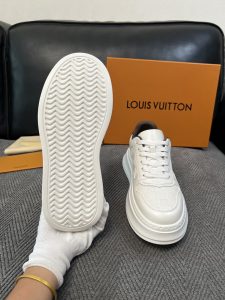 Louis Vuitton Sneakers - view 9