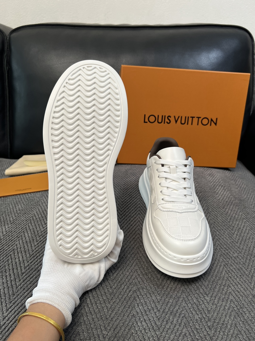 Louis Vuitton Sneakers - view 9