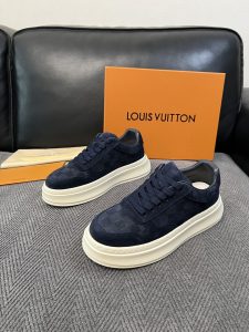 Louis Vuitton Sneakers - view 2