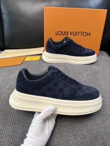 Louis Vuitton Sneakers - view 4