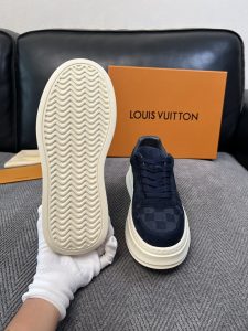 Louis Vuitton Sneakers - view 9