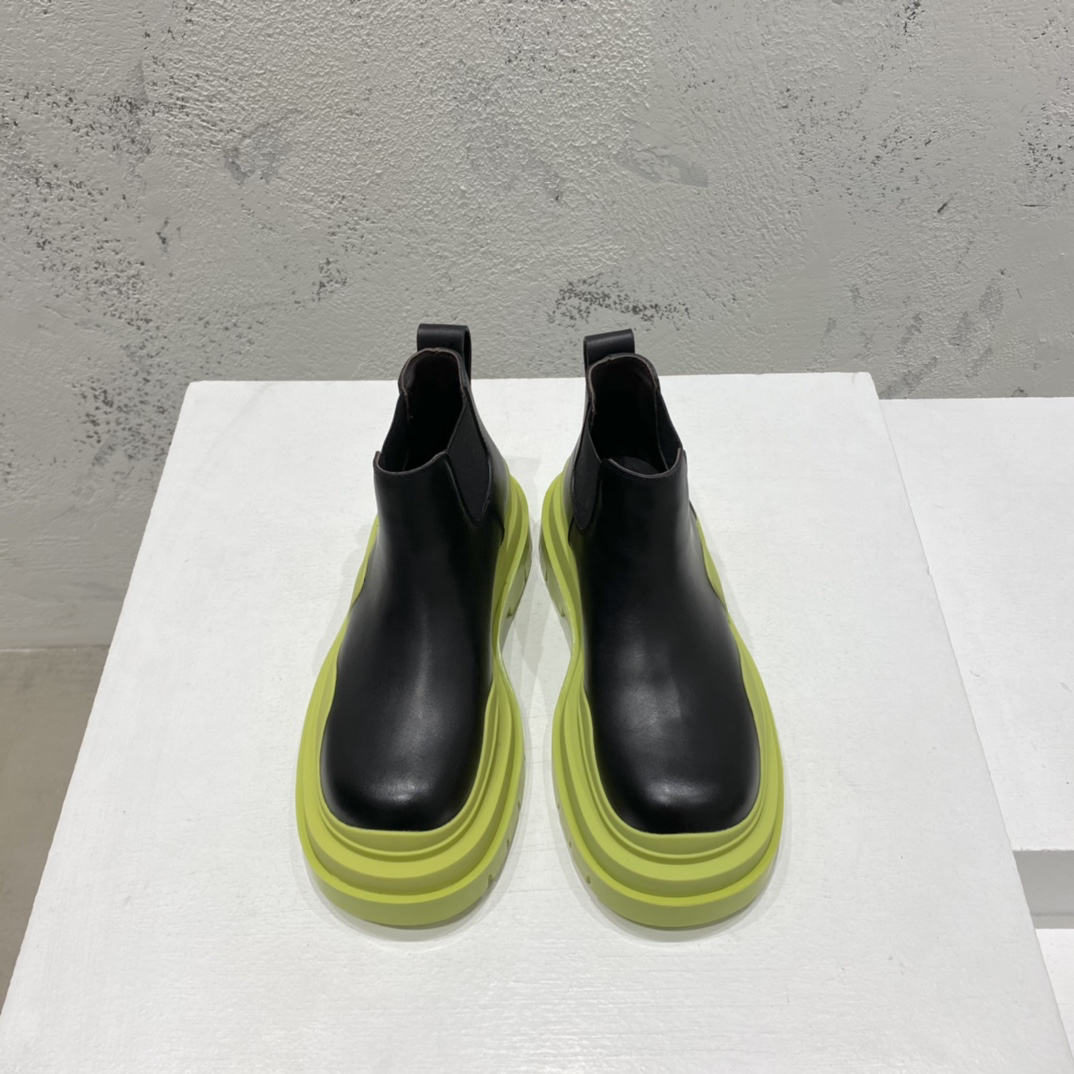 Boots - view 1