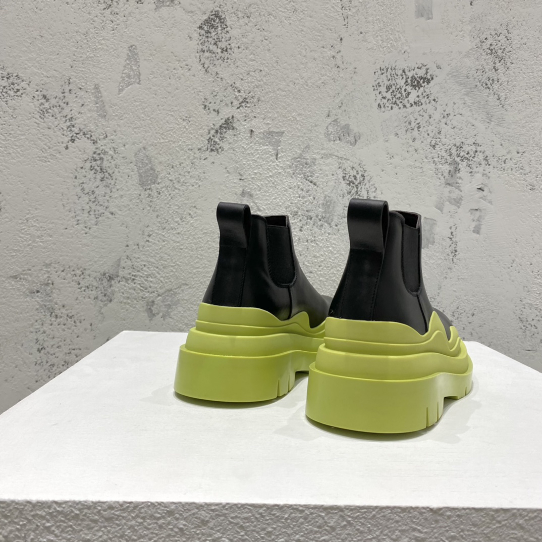 Boots - view 2