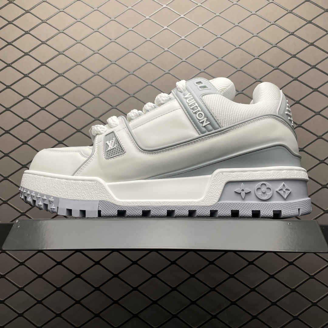 Louis Vuitton Sneakers - view 1