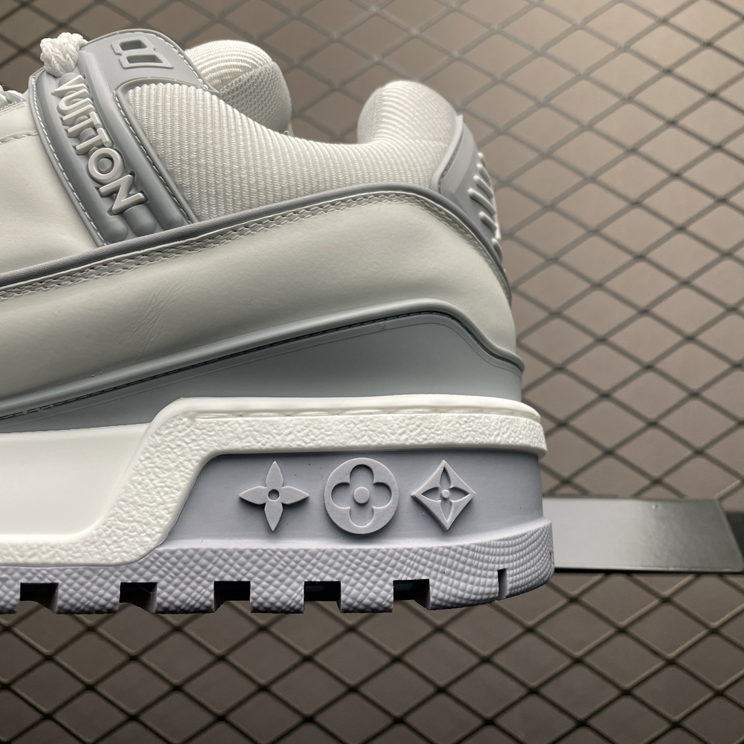 Louis Vuitton Sneakers - view 4