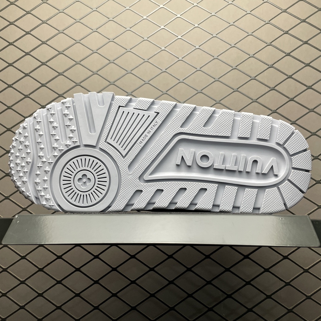Louis Vuitton Sneakers - view 5