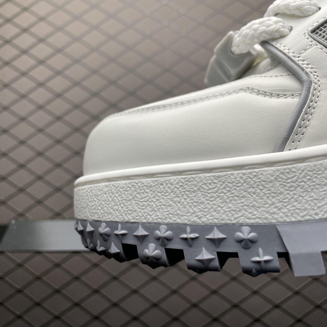 Louis Vuitton Sneakers - view 6