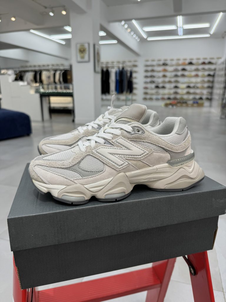 New Balance Sneakers - view 1